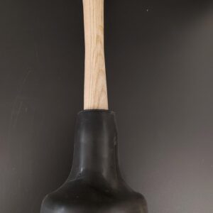 Zvon gumový na čištění odpadů s dřevěnou násadou