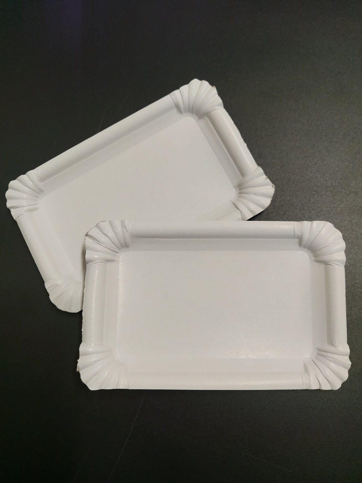 Tácek papírový bílý č. 3, 10x16 cm (100 ks)