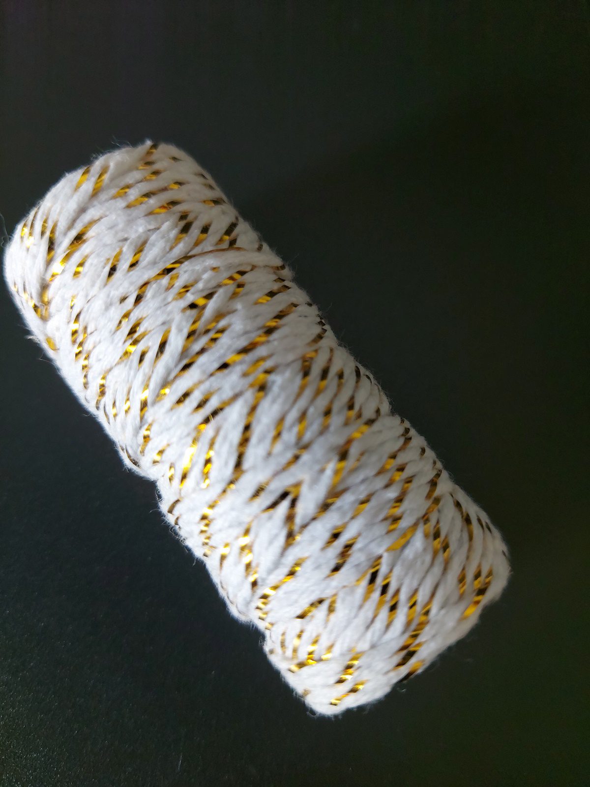 Provázek bavlněný s lurexem bílá-zlatá, průměr 1,5 mm