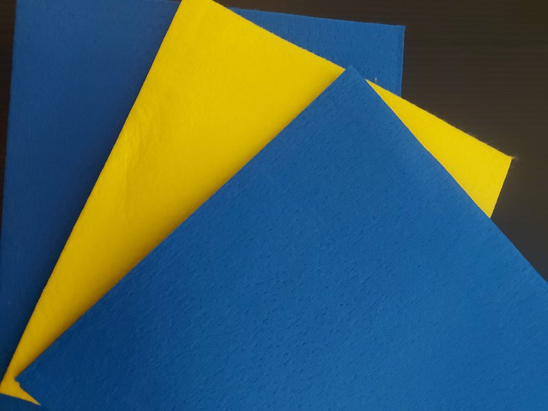 Utěrka z netkané textilie 35x40 cm mix barev